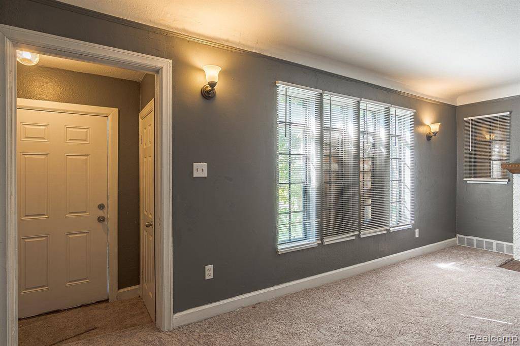 Detroit, MI 48227,9938 WHITCOMB Street