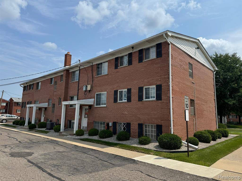 Sterling Heights, MI 48312,8171 DENWOOD Drive