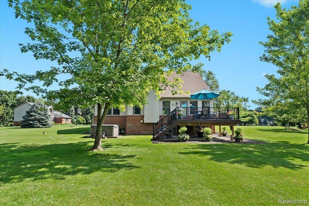 South Lyon, MI 48178,21867 LYON MEADOW