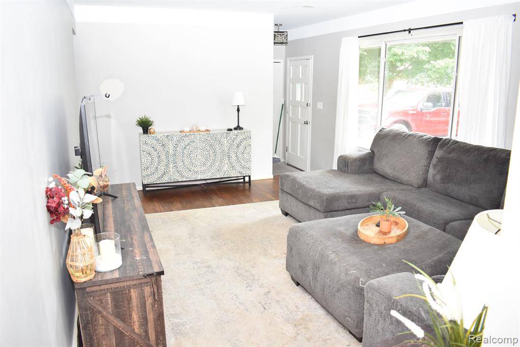 Livonia, MI 48154,14579 HUFF Street