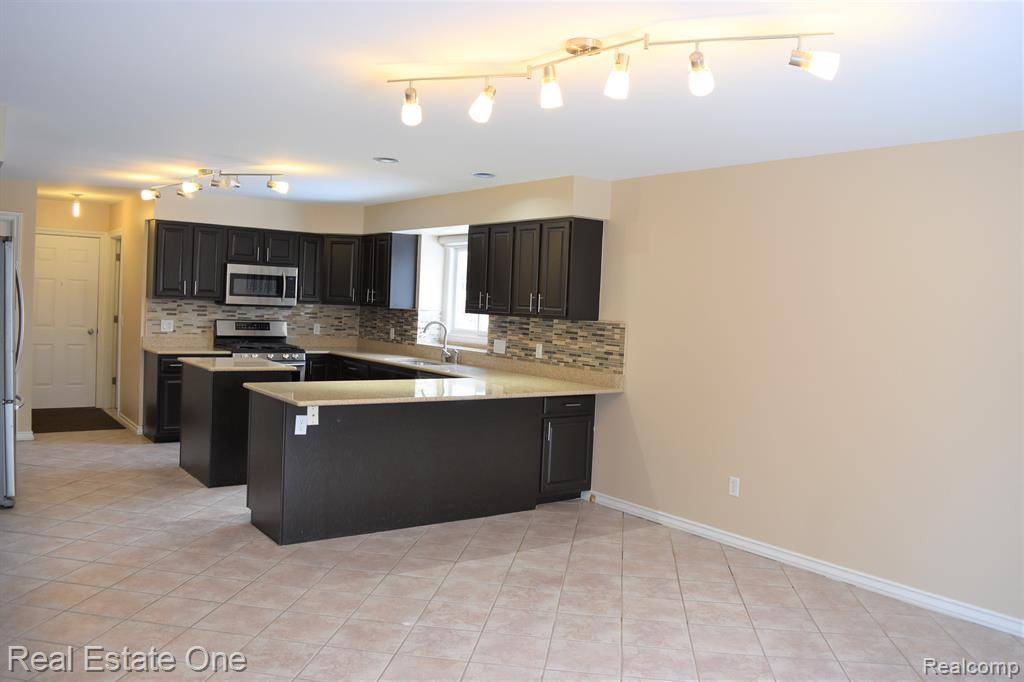 Troy, MI 48085,5841 RUBY Drive