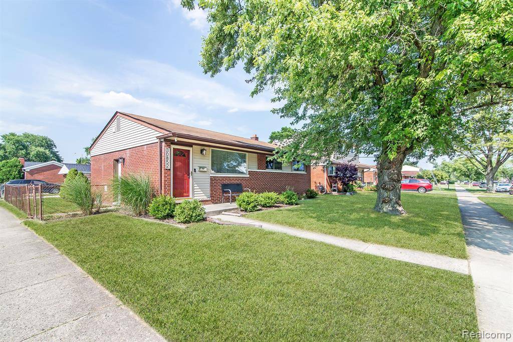 Westland, MI,30852 MACKENZIE Drive