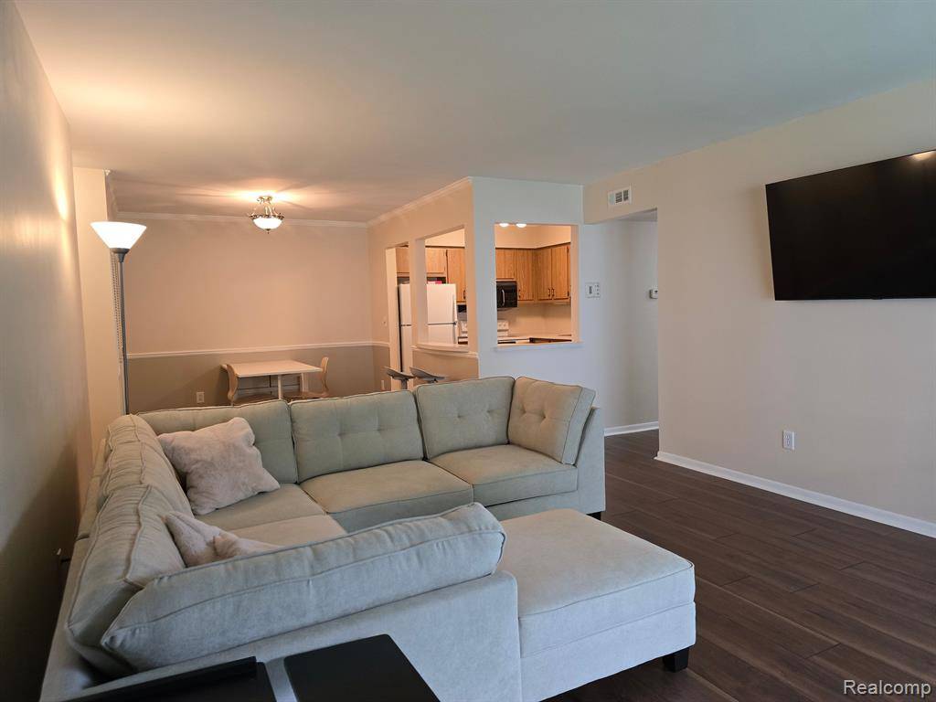 Livonia, MI 48150,35936 ANN ARBOR Trail