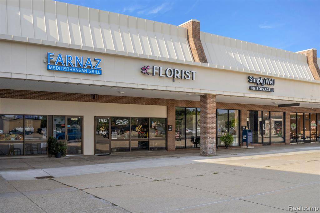 Livonia, MI 48154,37653 Five Mile