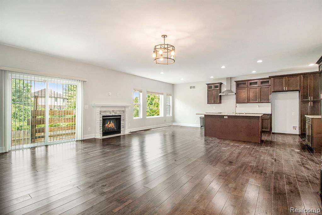 Westland, MI,37161 JOY Road