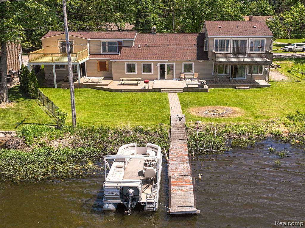 Brighton, MI 48114,1794 S HUGHES Road