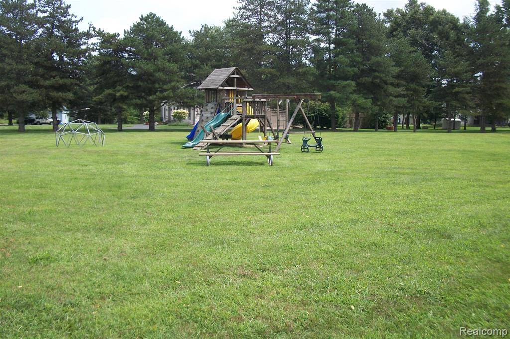 Whitmore Lake, MI 48189,6182 OAK VALLEY Drive