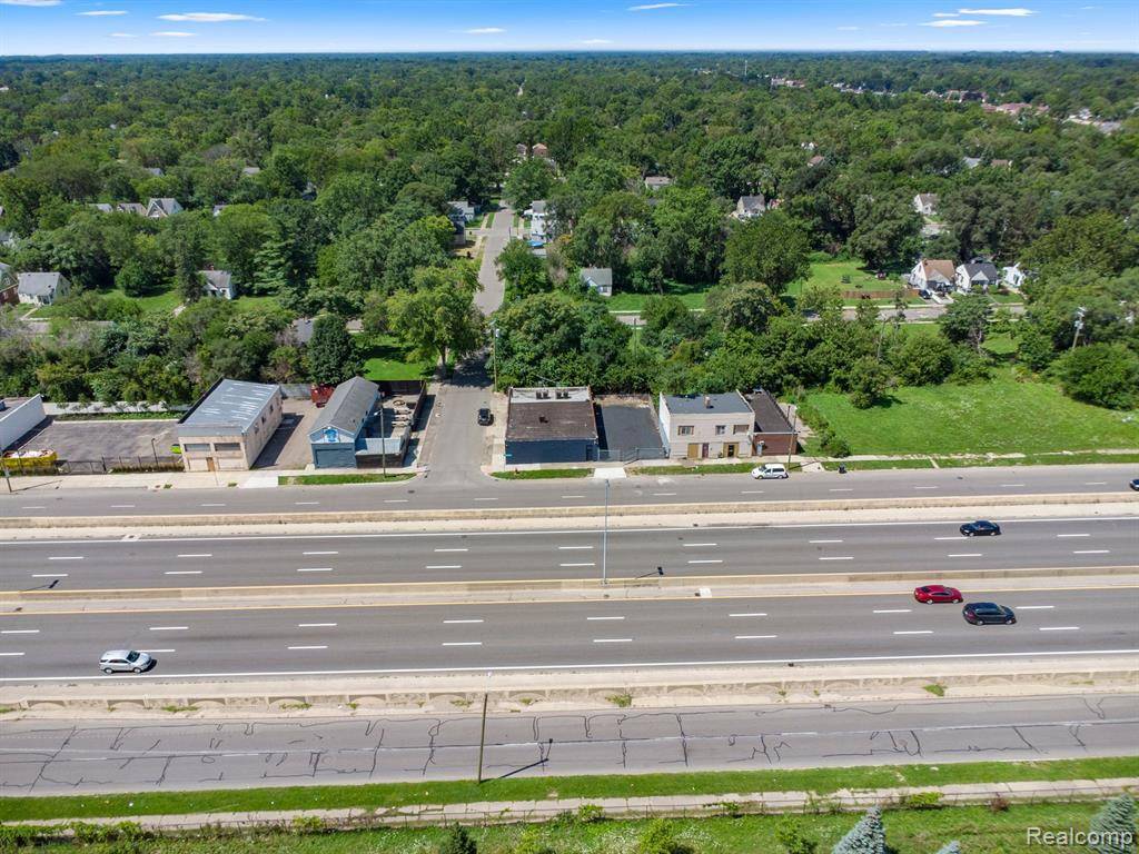 Detroit, MI 48228,8411 SOUTHFIELD