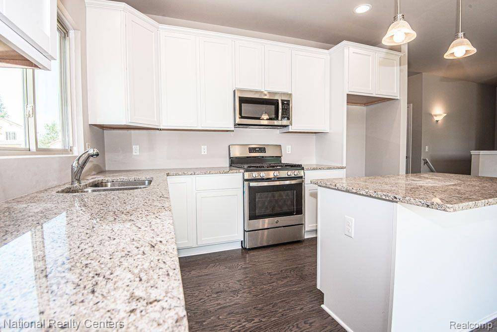 Lapeer, MI 48446,279 DEVONSHIRE Drive