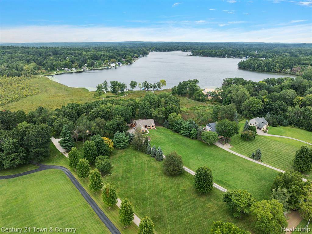 Davisburg, MI 48350,12120 SHAFFER Road