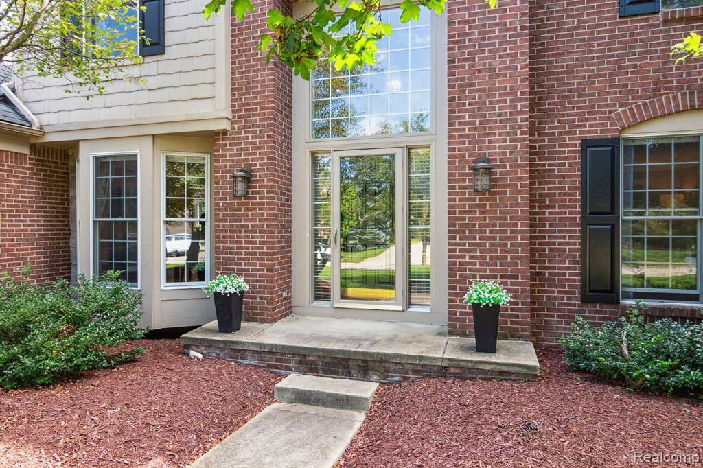 Canton, MI 48188,387 TORRINGTON W Drive