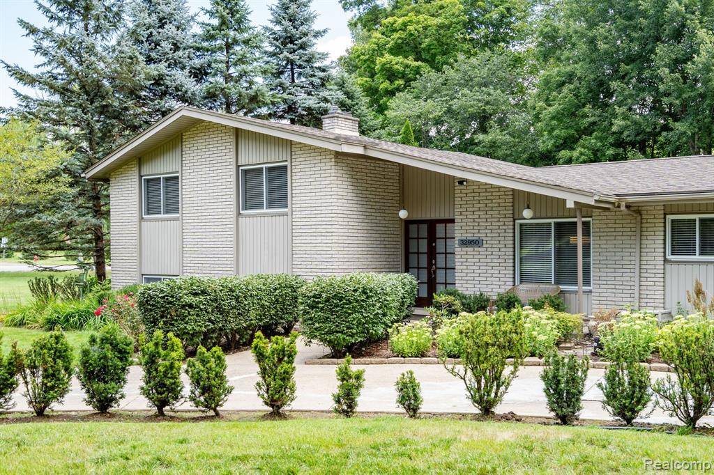 Beverly Hills, MI 48025,32950 BELL VINE Trail