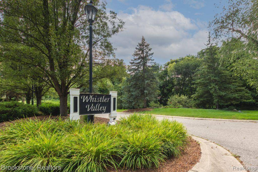 Holly, MI 48442,10575 WHISTLER Parkway