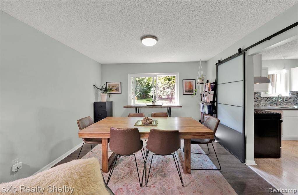 Brighton, MI 48116,7837 HURON OAKS Drive