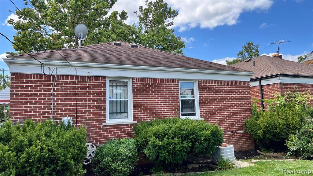 Detroit, MI 48205,15309 COLLINGHAM Drive