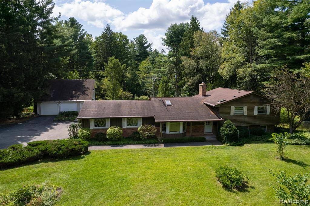 Ann Arbor, MI 48105,5830 WARREN Road
