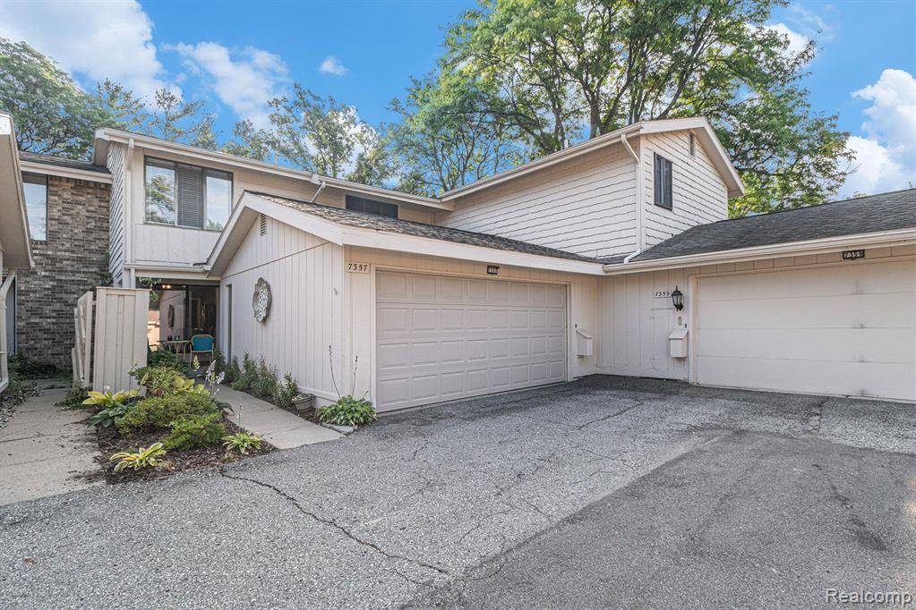 West Bloomfield, MI,7357 Creek View Circle