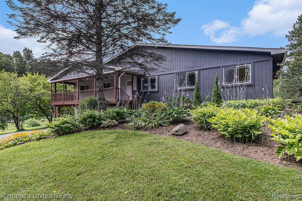 Brighton, MI 48114,2094 HUNTER Road