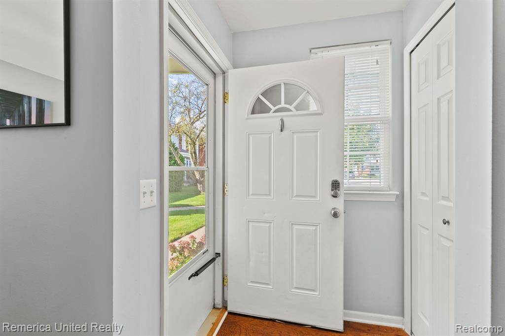 Novi, MI,24523 OLDE ORCHARD Street