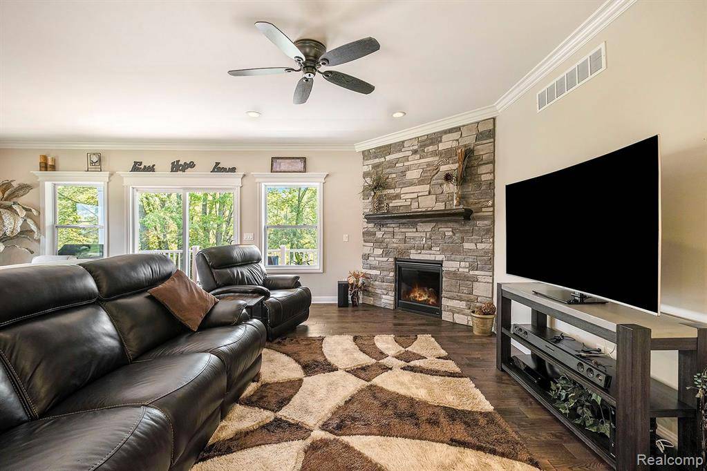 Howell, MI 48843,4734 CHESTNUT SPRINGS Drive