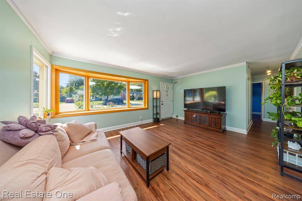 Clawson, MI,416 ESSEX Street