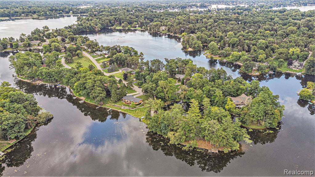 Lake Orion, MI 48362,1160 ABSEGUAMI Trail