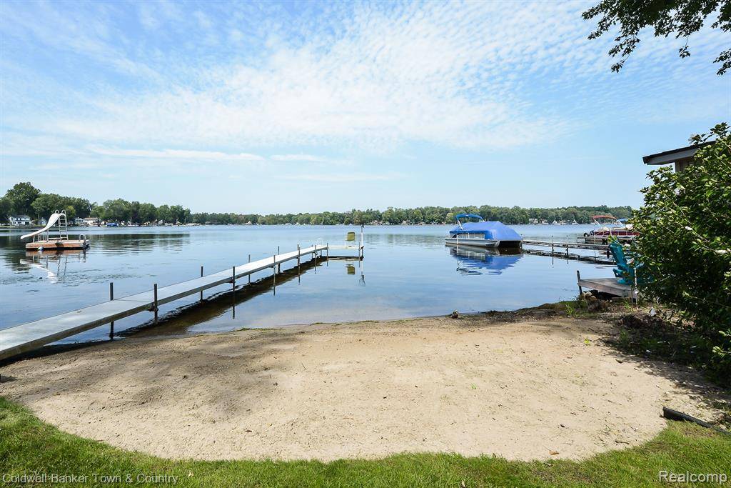 Whitmore Lake, MI 48189,5015 GALLAGHER Boulevard