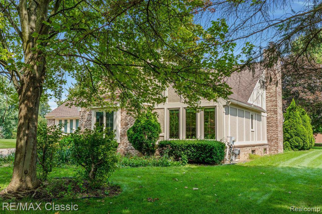 Novi, MI,25490 WIXOM Road