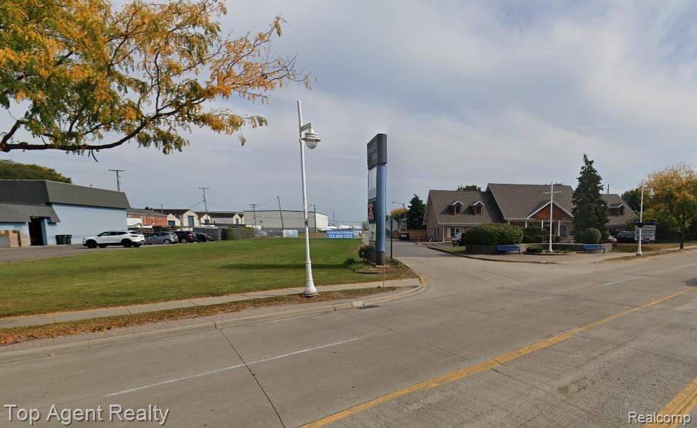 Saint Clair Shores, MI 48080,24200 JEFFERSON Avenue