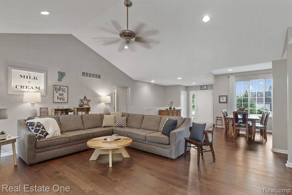 South Lyon, MI 48178,25840 McCrory Lane