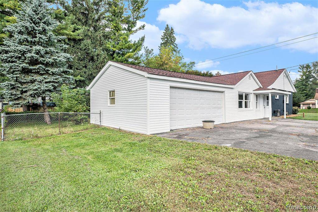 Burton, MI 48509,5344 LAPEER Road