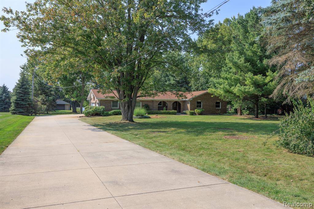 Novi, MI,24633 DINSER Drive
