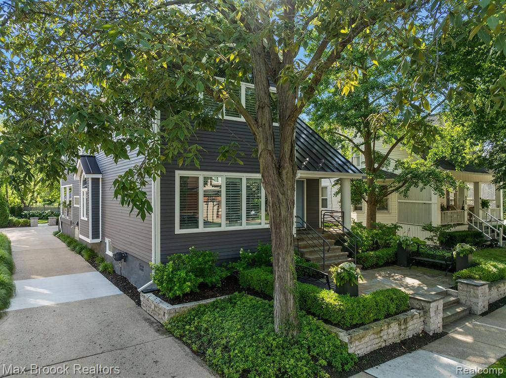 Birmingham, MI 48009,836 Purdy Street