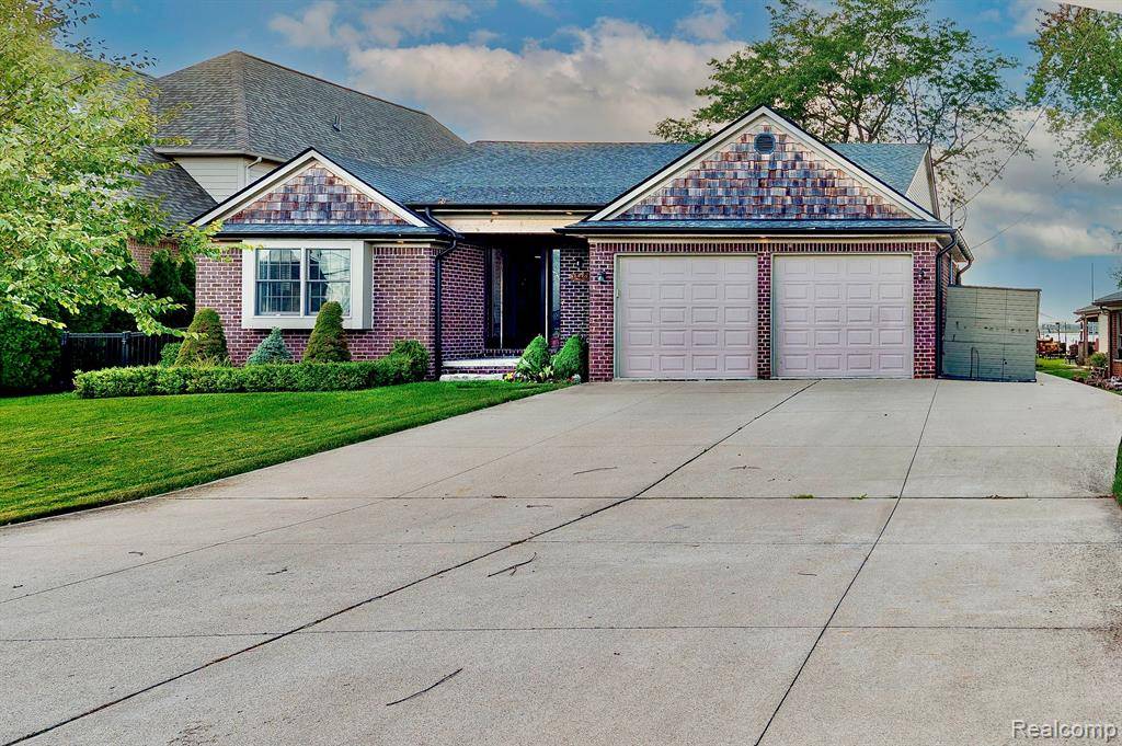 Harrison Township, MI,38487 Huron Pointe Drive