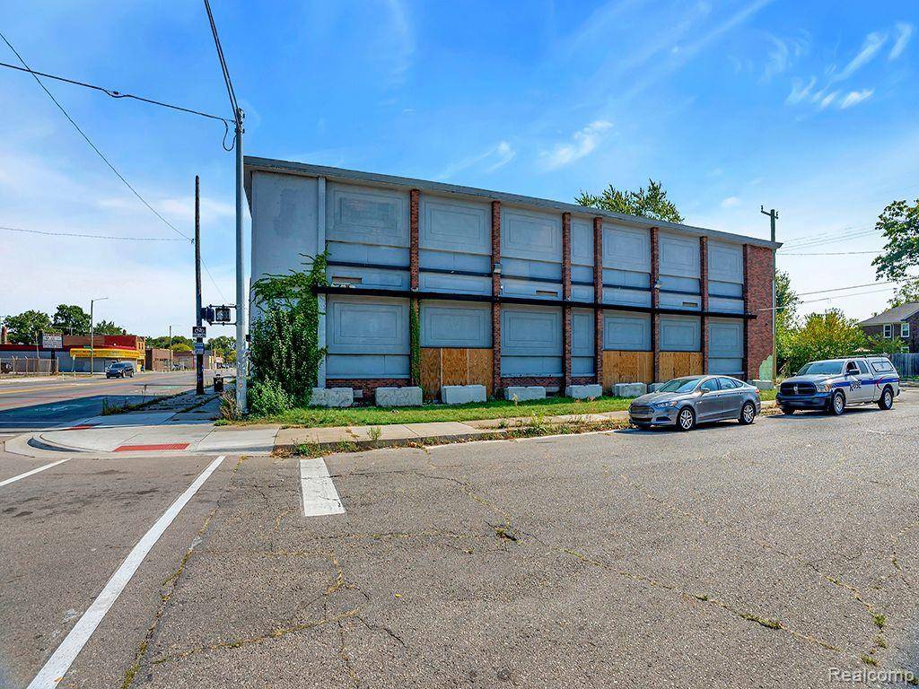 Detroit, MI 48224,15760 E WARREN Avenue