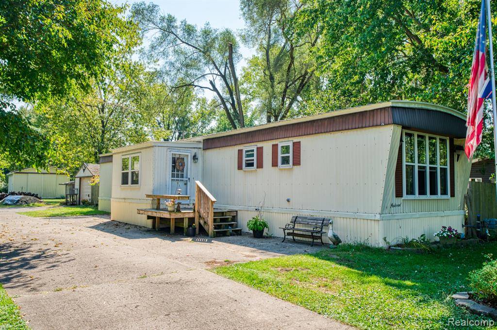 Pinckney, MI 48169,15337 KATHRYN