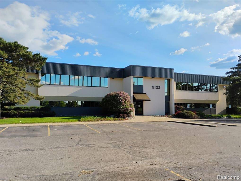 Lansing, MI 48917,5123 W ST JOE
