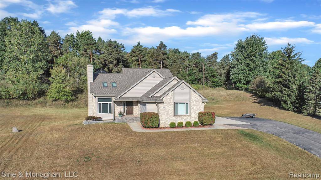 Oxford, MI 48371,741 VIVIAN Lane