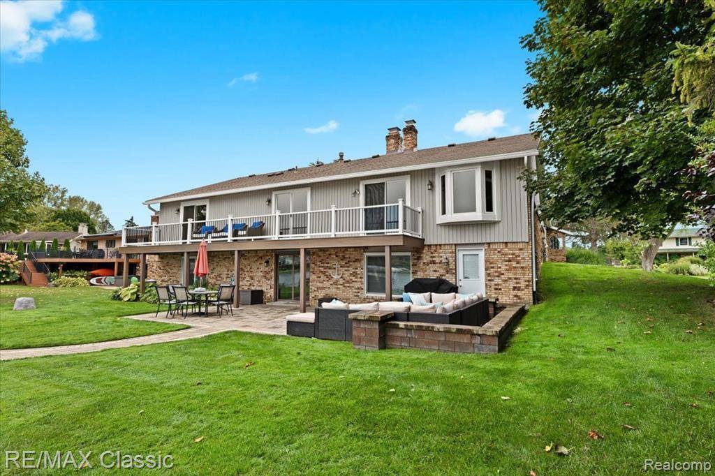 Commerce Twp, MI 48382,2944 WINDWOOD Court