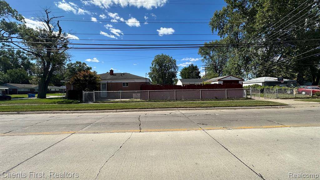 Dearborn Heights, MI 48125,25412 NORFOLK Street