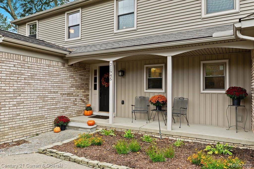 Northville, MI 48167,21945 ROSSDALE Court