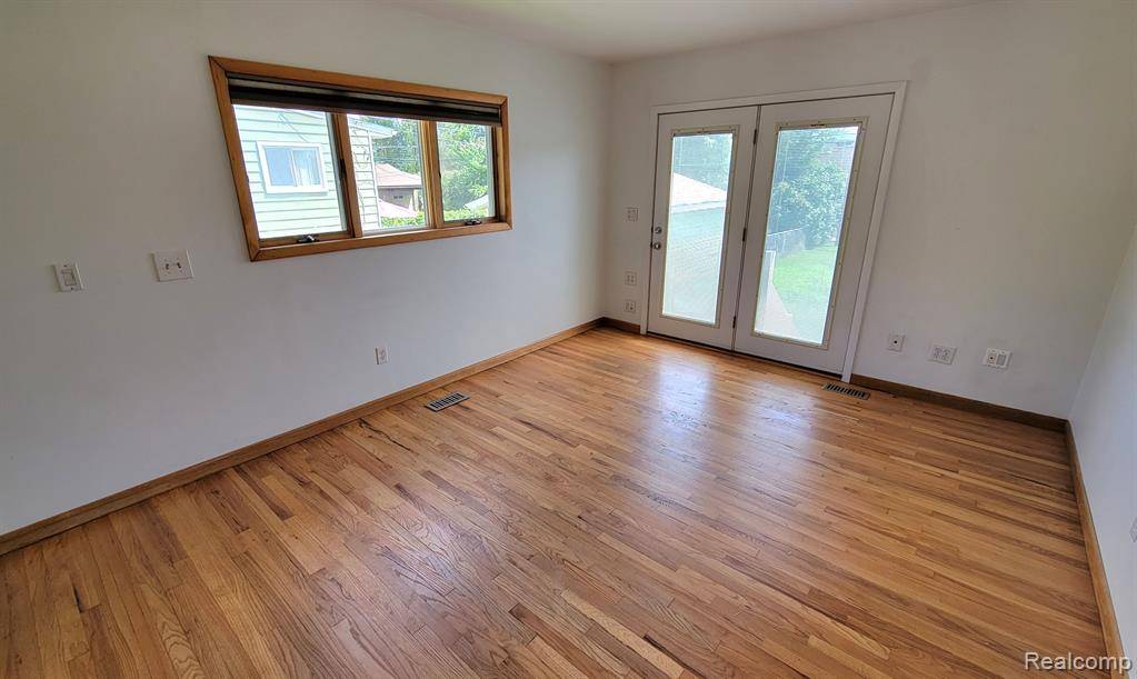 Plymouth, MI 48170,145 HARTSOUGH Street