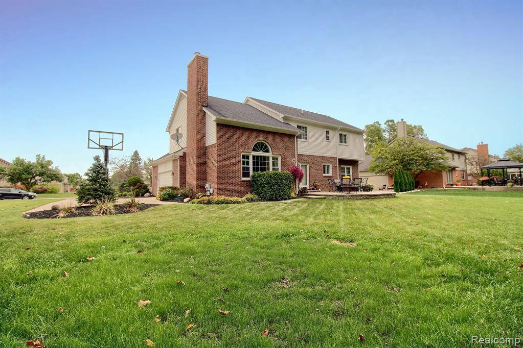 Canton, MI 48188,47669 RIVER WOODS Drive