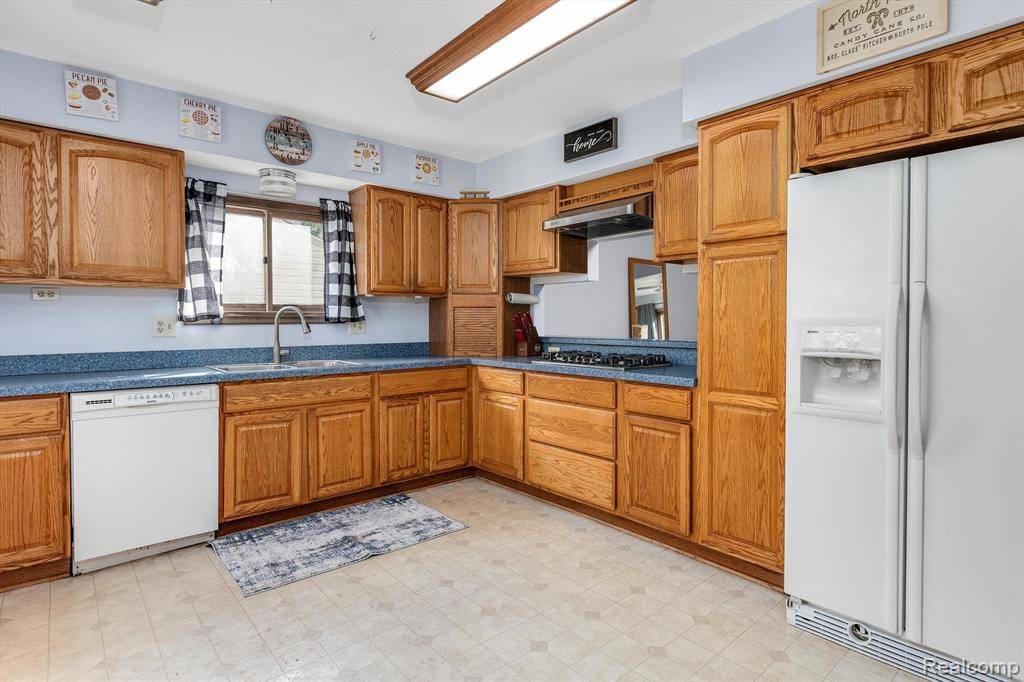 Livonia, MI 48154,14925 BAINBRIDGE Street