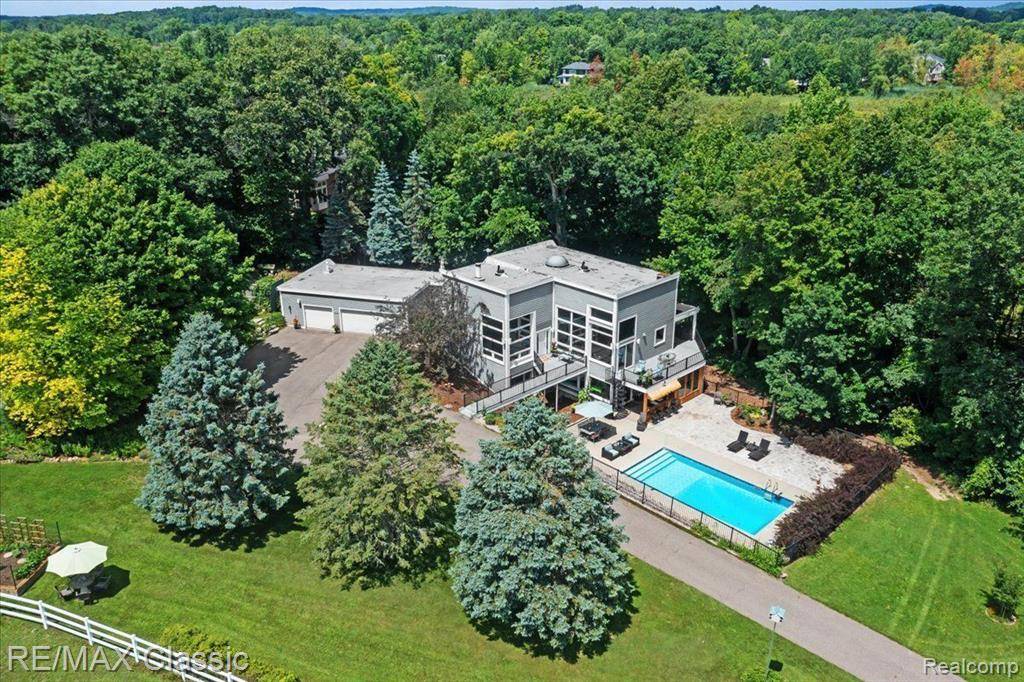 Commerce Twp, MI 48382,5255 OAK HILL Trail