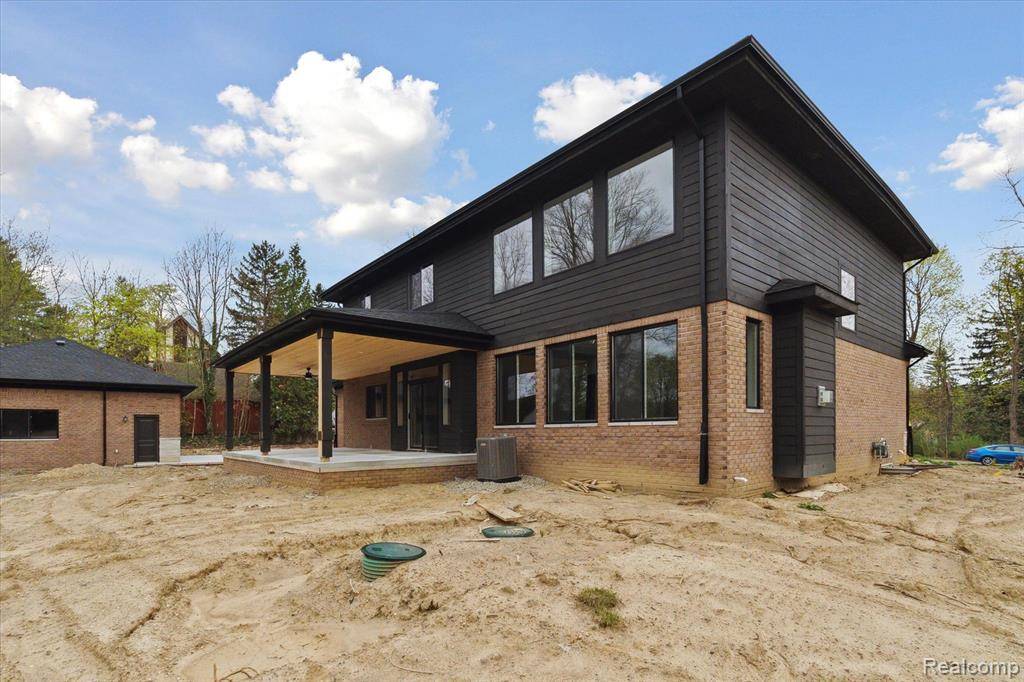 Leonard, MI 48367,9 ANNANDALE