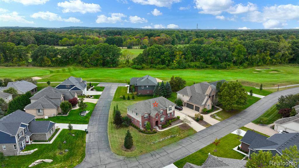 Lake Orion, MI 48362,204 GREENAN Lane