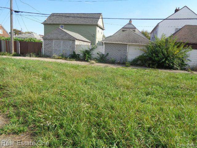 Hamtramck, MI 48212,4994 CARPENTER Street