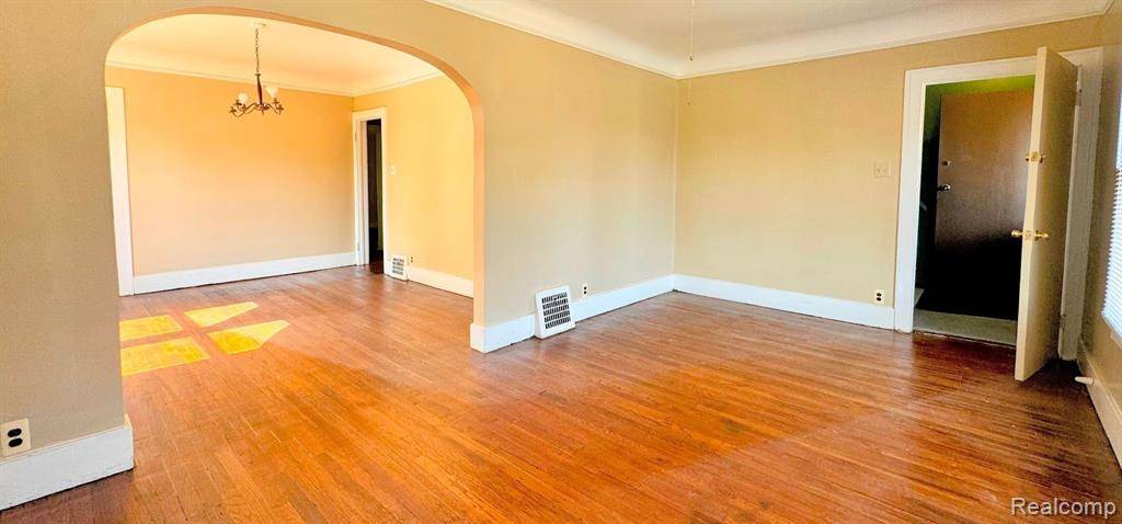 Detroit, MI 48215,2525 EASTLAWN Street