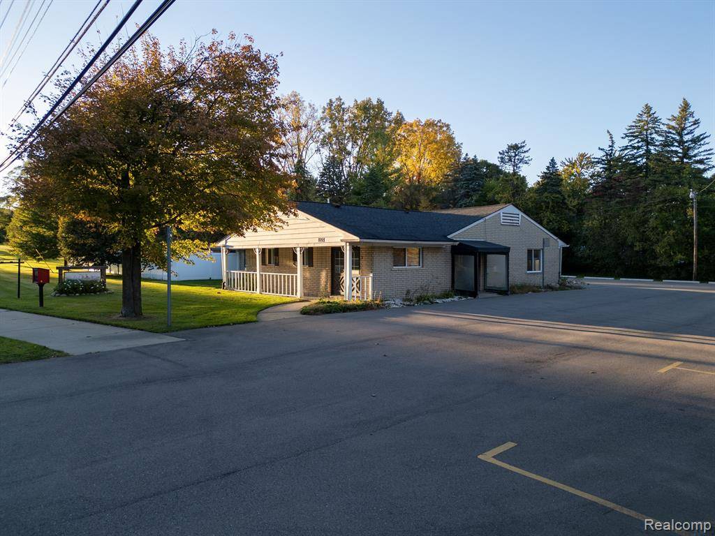 Rochester Hills, MI 48307,1221 E AVON Road